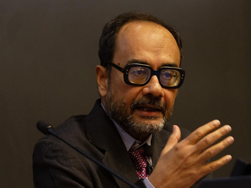 professore con occhiali